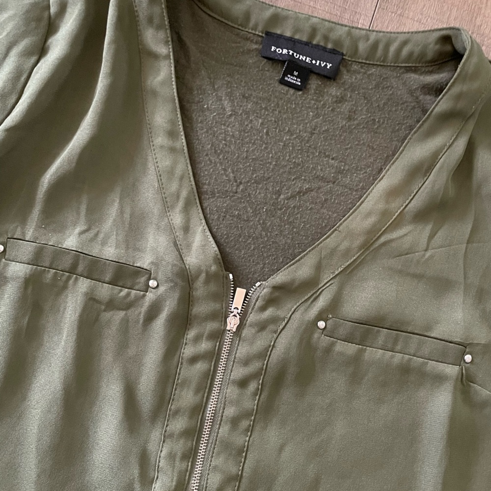 Fortune & Ivy Green 3/4 sleeve Blouse - Picture 3 of 8